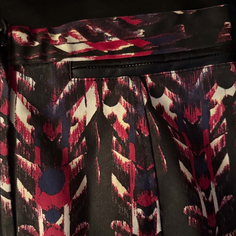 H&M A-Line Skirt with Red and Black Pattern - Picture 4 of 5